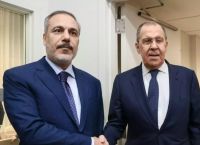 Ο Λαβρόφ πάει στην Τουρκία για να συζητήσει με τον Φιντάν για την Ουκρανία