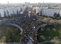 Παραμένουν στη γέφυρα του Δούναβη στο Νόβι Σαντ οι φοιτητές της Σερβίας – Συνεχίζονται οι διαδηλώσεις