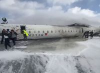 Τορόντο: Η στιγμή της συντριβής του αεροπλάνου – Δείτε πώς βγήκαν οι 80 επιβάτες Τορόντο: Η στιγμή της συντριβής του αεροπλάνου – Δείτε πώς βγήκαν οι 80 επιβάτες