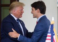 Νέα υποχώρηση του Τραμπ – Ανέβαλε την επιβολή δασμών και στον Καναδά για 30 ημέρες μετά το Μεξικό