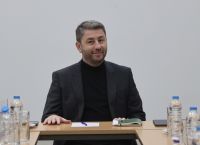 ΠΑΣΟΚ: Επιμονή σε θεσμούς και αμφίπλευρη διεύρυνση