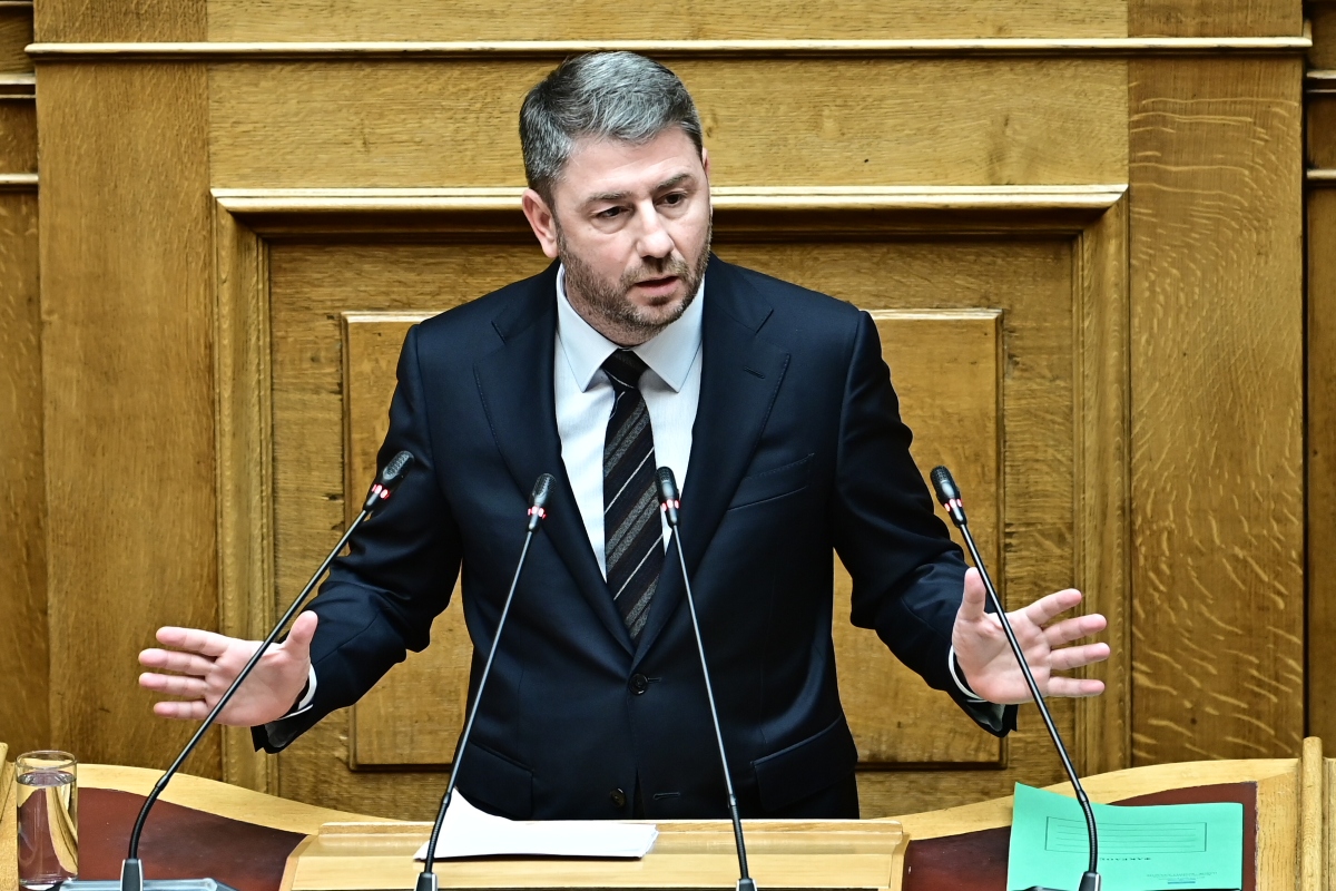 Σε παρατεταμένη περιδίνηση το ΠΑΣΟΚ