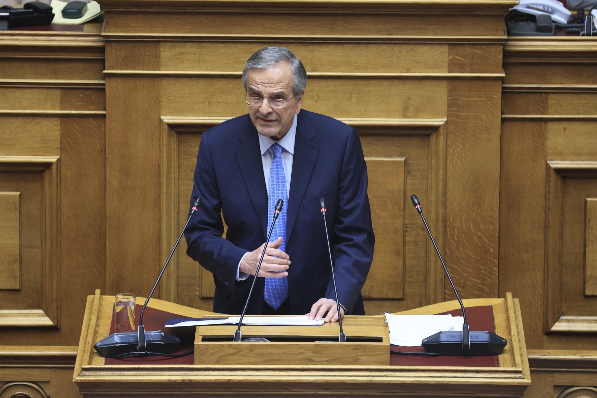 Παρέμβαση Σαμαρά: Δεν νοείται η κυβέρνηση να αντιδικεί με τους συγγενείς των θυμάτων – Για όνομα του Θεού!