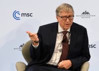 Γκέιτς κατά Μασκ: 10 εκατ. άνθρωποι μπορεί να πεθάνουν από το λουκέτο στη USAID