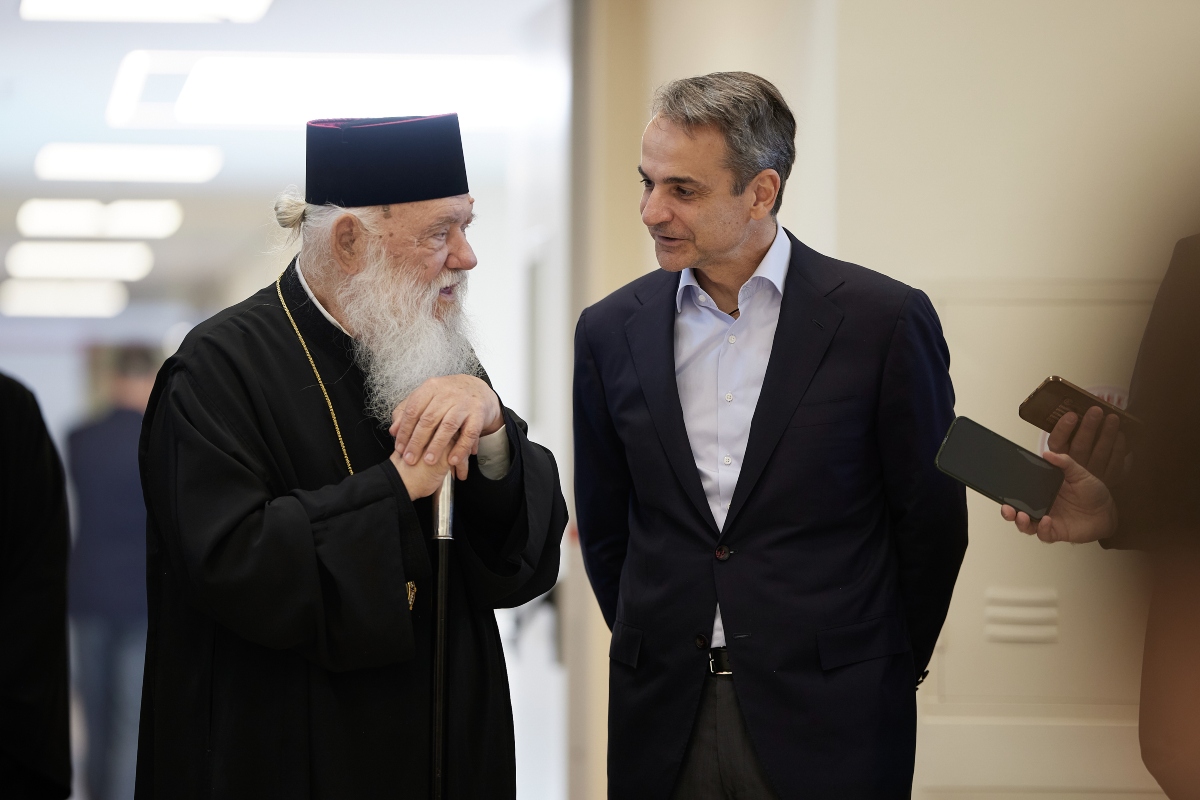 Συμφωνία Μητσοτάκη – Ιερώνυμου: Ομάδες εργασίας για εκκλησιαστική περιουσία
