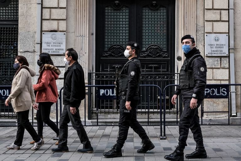 Κυβέρνηση: Παραπλανητικό το δημοσίευμα του Spiegel για επιστροφές προσφύγων στην Ελλάδα – Τι ισχύει