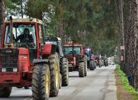 Συνεχίζουν τις κινητοποιήσεις οι αγρότες και ζητούν συνάντηση με τον Κυριάκο Μητσοτάκη Συνεχίζουν τις κινητοποιήσεις οι αγρότες και ζητούν συνάντηση με τον Κυριάκο Μητσοτάκη