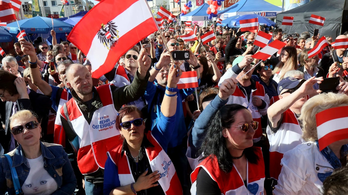 Αυστρία: Η ακροδεξιά εκτός του κυβερνητικού συνασπισμού 
