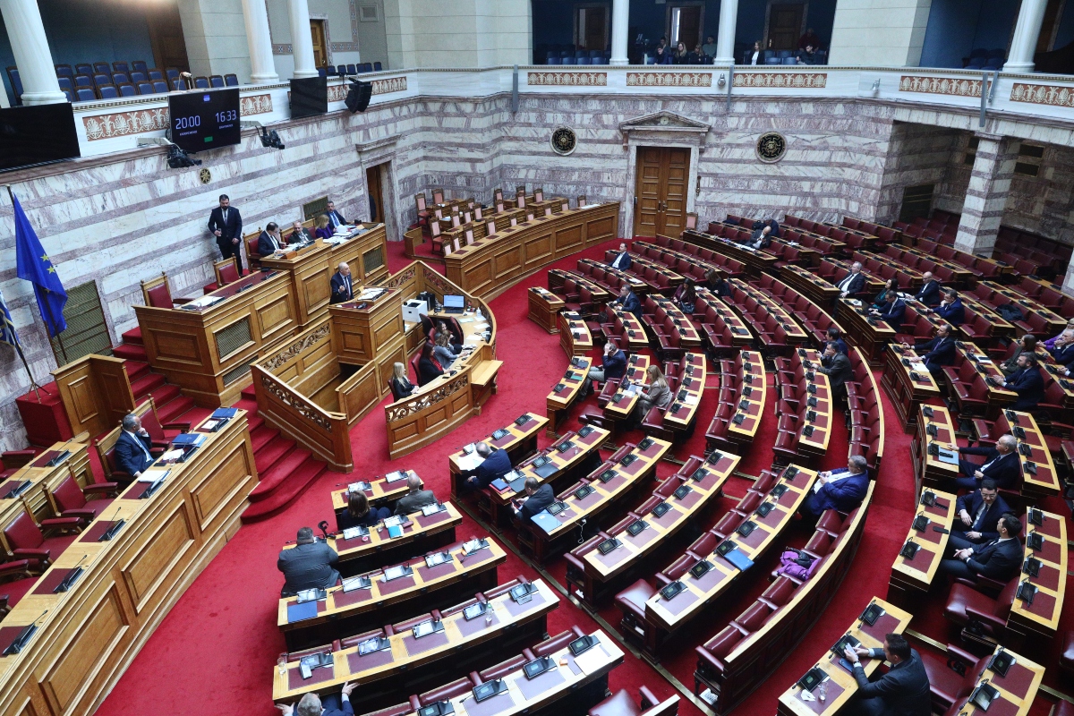Το έντονο παρασκήνιο πίσω από την πρόταση δυσπιστίας