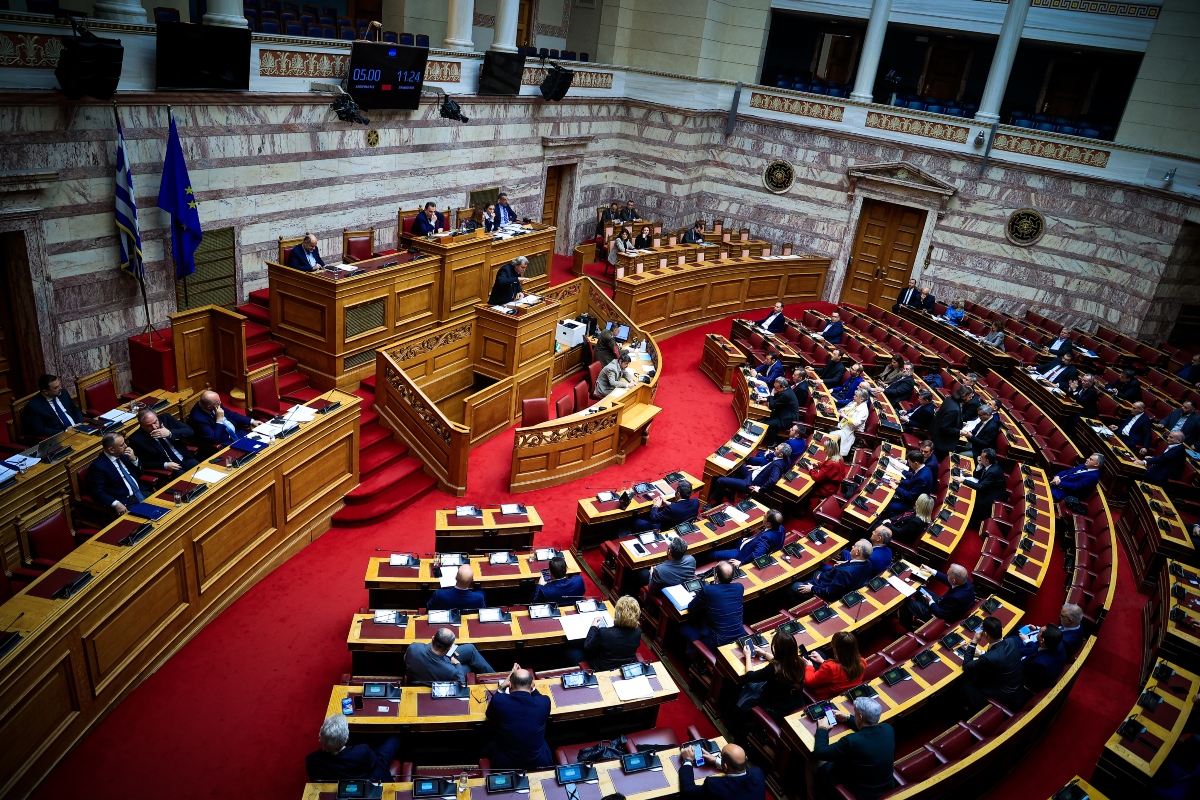 Τι σημαίνουν για τα κόμματα τα συλλαλητήρια για τα Τέμπη