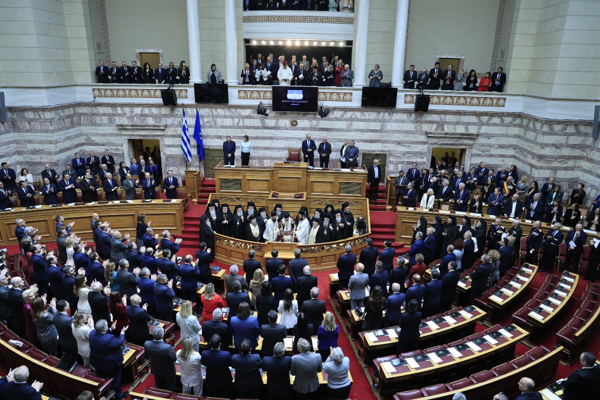 Προανακρτική: Αυλαία σε συνθήκες ακραίας πόλωσης