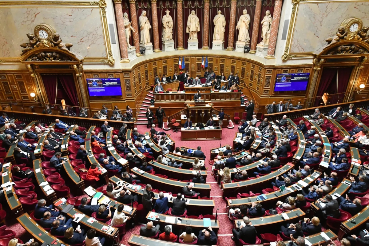 Γαλλία: Διχασμένοι οι βουλευτές για τον πόλεμο στην Ουκρανία και την κοινή ευρωπαϊκή άμυνα