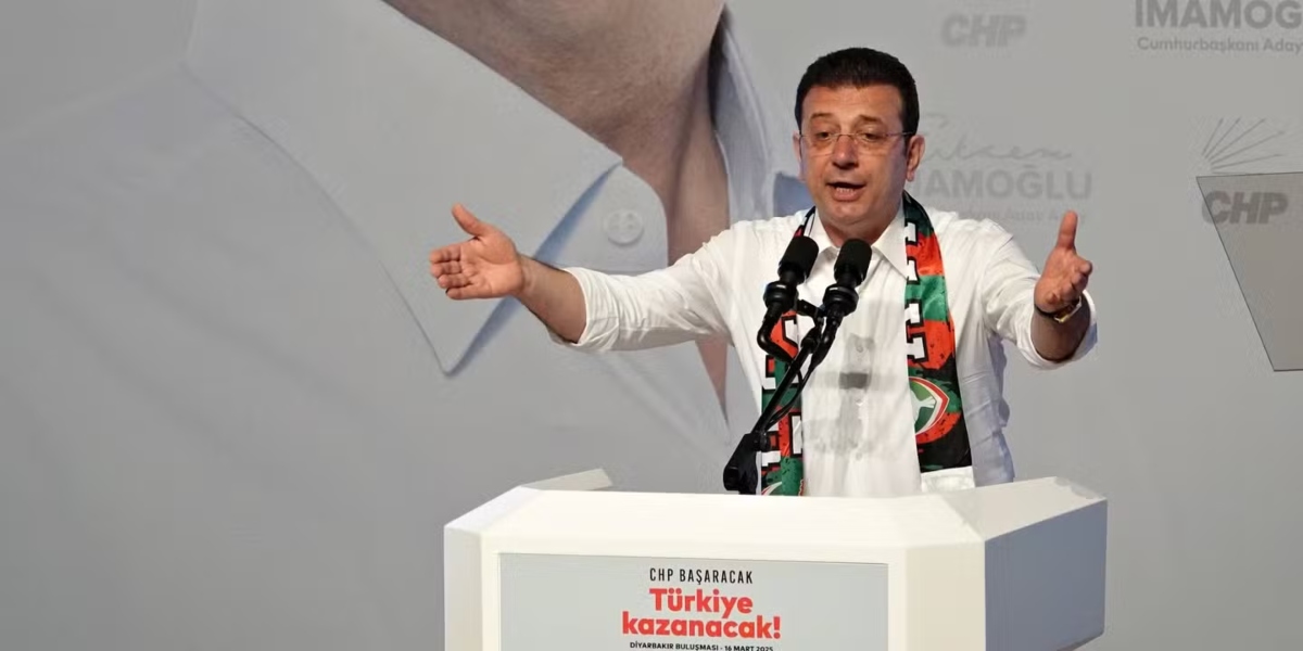 Τουρκία: Στις κάλπες για τις προκριματικές εκλογές μέλη και υποστηρικτές του αντιπολιτευόμενου κόμματος CHP