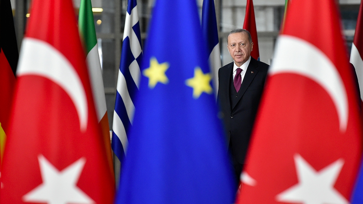 Κομισιόν: Η Τουρκία πρέπει να διατηρήσει τις δημοκρατικές της αξίες ως υποψήφια προς ένταξη χώρα
