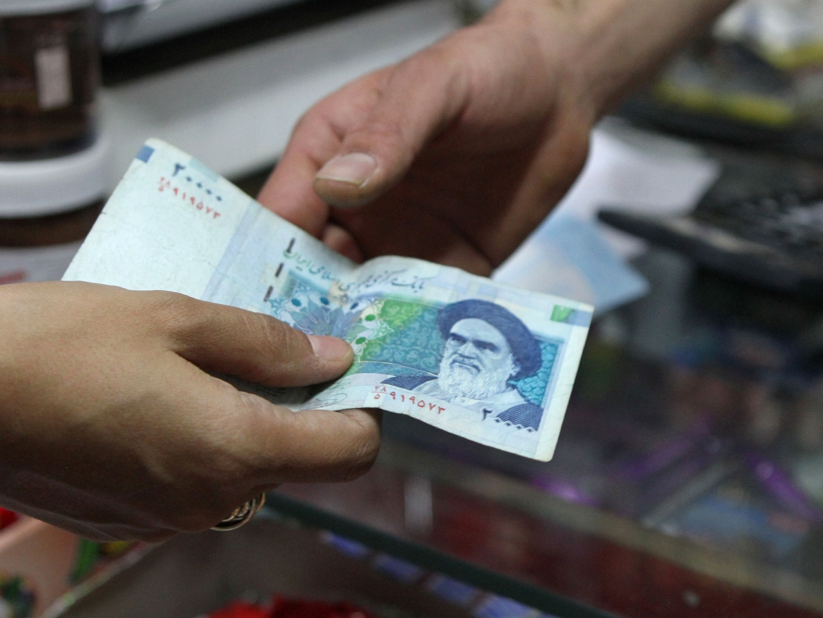Με το ριάλ σε ελεύθερη πτώση, η προειδοποίηση του Τραμπ προς το Ιράν θέτει στρατηγικό δίλημμα