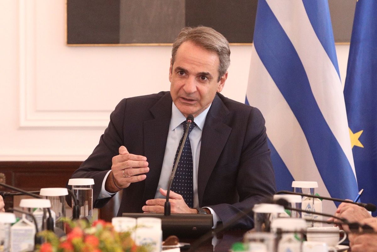 Ένα βήμα πριν από τον ανασχηματισμό