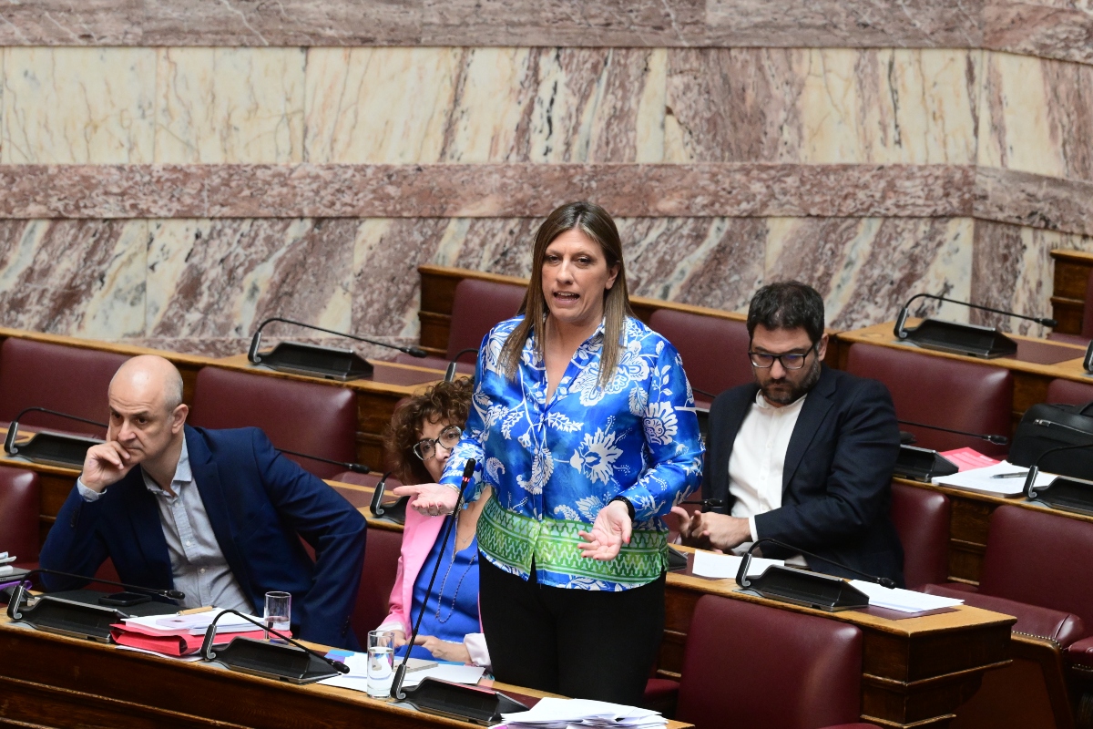 Η Κωνσταντοπούλου, πονοκέφαλος για τα επιτελεία ΠΑΣΟΚ – ΣΥΡΙΖΑ