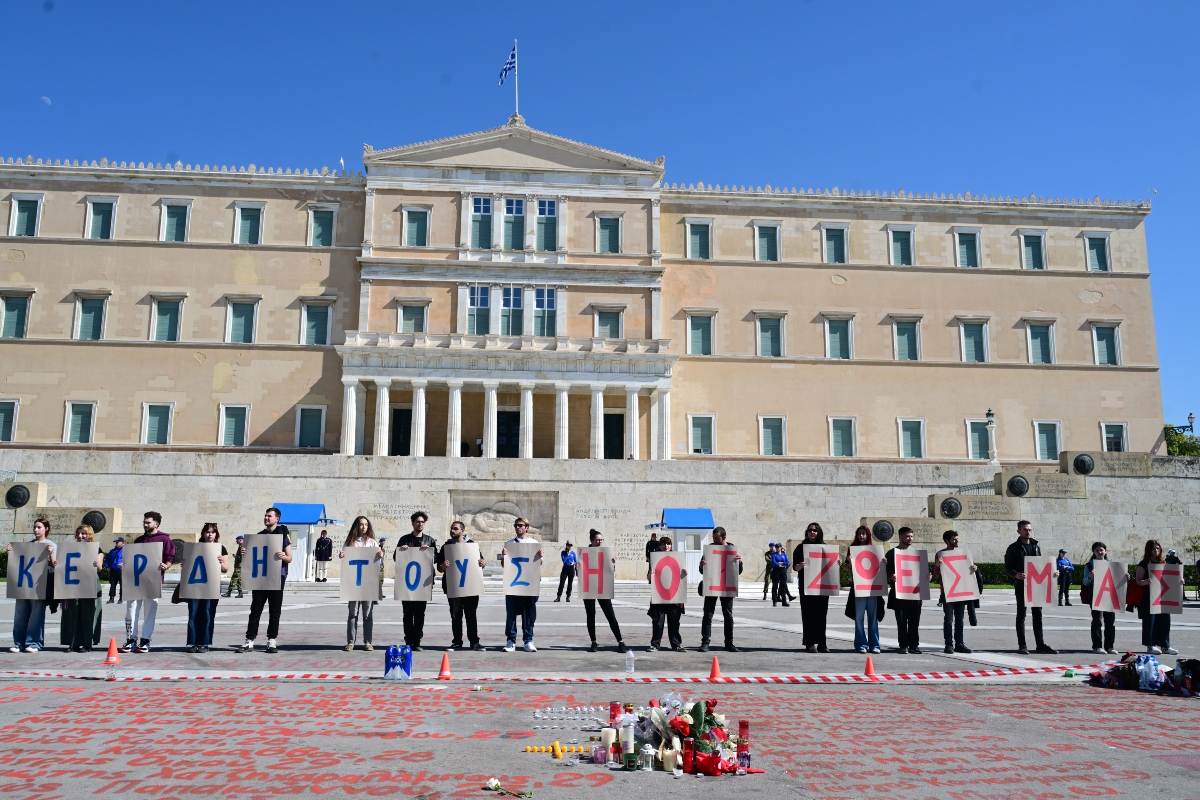 Πρόταση μομφής: Η κύρια πίεση προήλθε από τα συλλαλητήρια