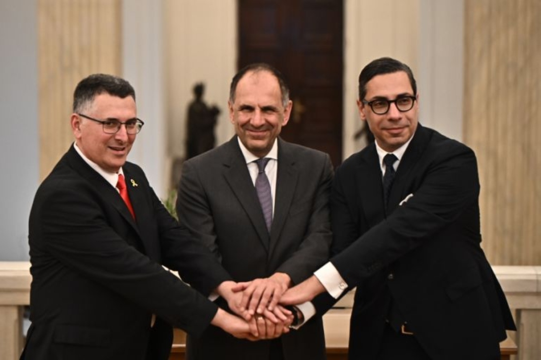 Τι κρύβεται πίσω από το σχέδιο της Αθήνας να βάλει ξανά τις ΗΠΑ στο παιχνίδι της τριμερούς με Κύπρο-Ισραήλ
