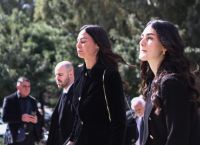 Κηδεία Κούγια: Αυτή την ώρα τo τελευταίο αντίο – Τραγικές φιγούρες τα παιδιά του [vid,pics]