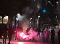 Σοβαρά επεισόδια επί τρεις ώρες στο Σύνταγμα μετά τη συγκέντρωση για τα Τέμπη [vid,pics]