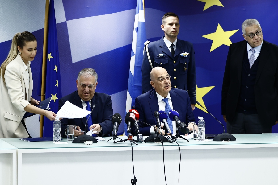 Υπεγράφη η σύμβαση του προγράμματος «Θώραξ» για ψηφιοποίηση στις Ένοπλες Δυνάμεις