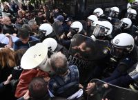 Πανεκπαιδευτικό συλλαλητήριο: Ολοκληρώθηκε με ένταση και επεισόδια [pics]