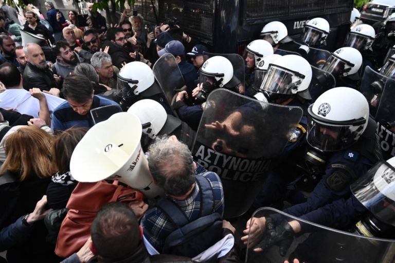 Πανεκπαιδευτικό συλλαλητήριο: Ολοκληρώθηκε με ένταση και επεισόδια [pics]