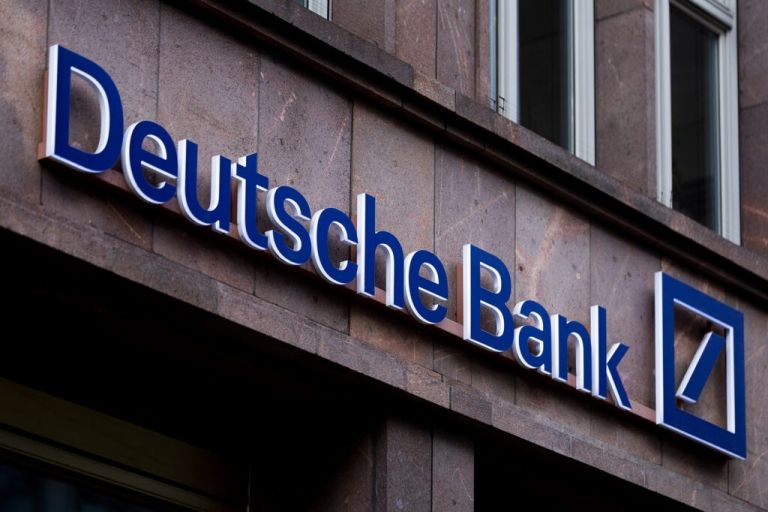 Deutsche Bank: Προχωρά σε δεύτερο πρόγραμμα επαναγοράς μετοχών για το 2025