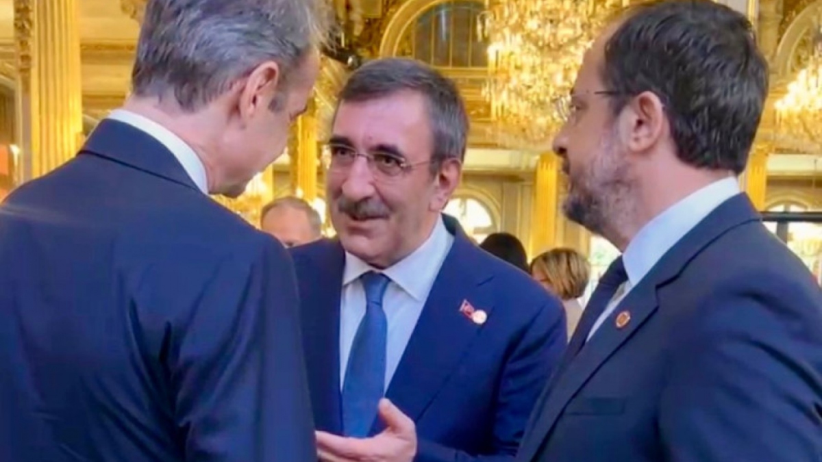 Παρίσι: Άτυπη τριμερής Μητσοτάκη, Χριστοδουλίδη και Γιλμάζ