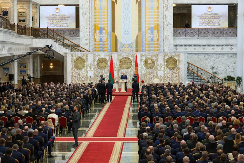 Λευκορωσία: Ο Λουκασένκο ορκίστηκε 7η φορά πρόεδρος λέγοντας στους επικριτές του ότι δεν έχουν μέλλον