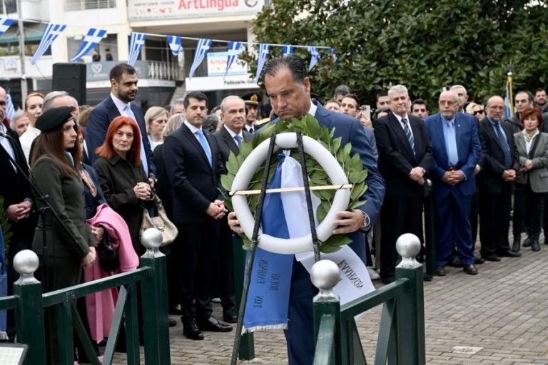 Άδωνις Γεωργιάδης: Κατάθεση στεφάνου για την 25η Μαρτίου  [pics]