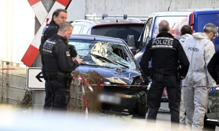 Δύο οι νεκροί και τρεις σοβαρά τραυματίες μεταξύ των οποίων και ένα παιδί στο Μανχάιμ