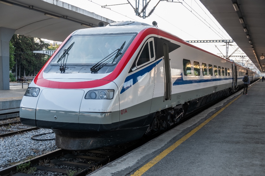 Με τρένα ηλικίας άνω των 25 ετών κι ένα συρρικνωμένο ΟΣΕ λειτουργεί ο ελληνικός σιδηρόδρομος