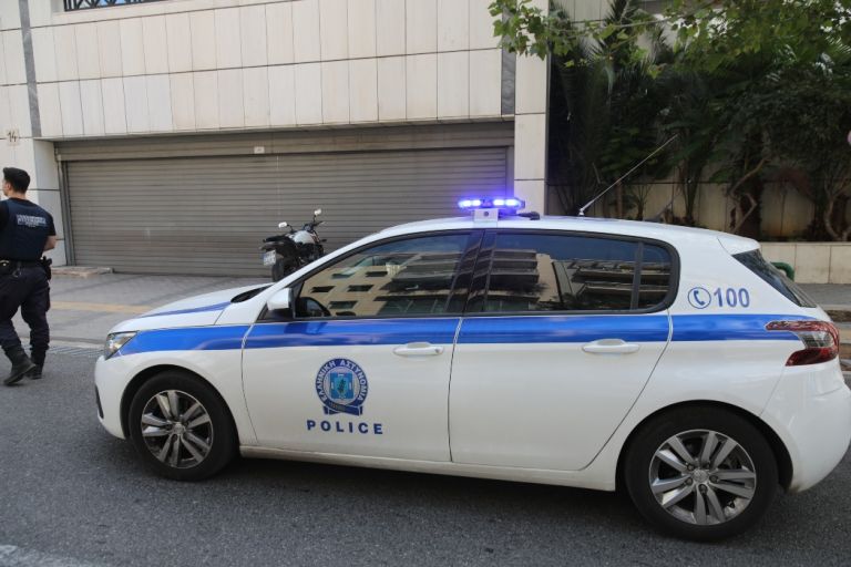 Χειροπέδες σε 17χρονο Πολωνό στην Κατερίνη για την άγρια δολοφονία γυναίκας- Την έκαψε και την πέταξε σε κάδο