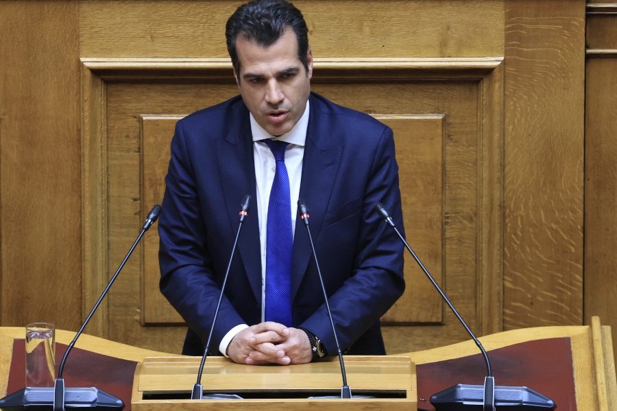 Πυρά Πλεύρη σε Κωνσταντοπούλου: Να ζητήσει συγγνώμη από την οικογένεια του μηχανοδηγού στα Τέμπη