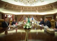 Ξεκίνησε η συνάντηση ΗΠΑ-Ουκρανίας στη Σαουδική Αραβία, το Κρεμλίνο περιμένει να ενημερωθεί από Ουάσινγκτον