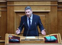 ΠΑΣΟΚ: Προσπαθεί να ηγηθεί της αντιπολίτευσης