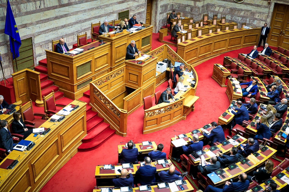 Δεύτερη ημέρα συζήτησης επί της μομφής