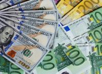 Ευρώ: Γυρνάει το χρόνο στο 2009 – Ρεκόρ 16 ετών έναντι του δολαρίου