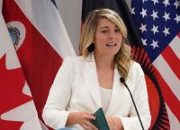 Καναδάς: Υπαρξιακή απειλή οι δασμοί Τραμπ Καναδάς: Υπαρξιακή απειλή οι δασμοί Τραμπ