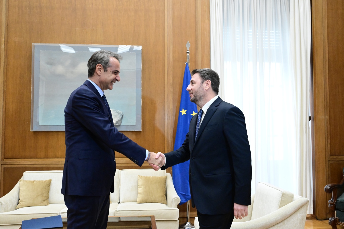 Πολιτική αλλαγή χωρίς εκλογές;