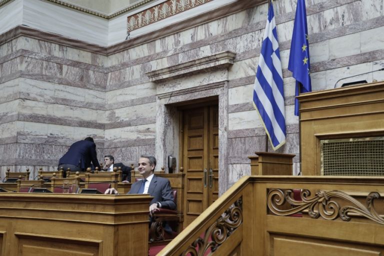Mitsotakis at the Central Committee: “Elections at the end of the four-year term with me on the front line”