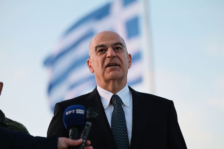 Δένδιας: Βαθιά ευγνωμοσύνη στα στελέχη των Ενόπλων Δυνάμεων που κάνουν Ανάσταση με το όπλο στο χέρι