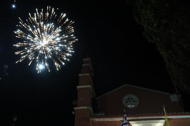 Σε κλίμα κατάνυξης γιορτάστηκε η Ανάσταση του Κυρίου–Πλήθος πιστών κατέκλυσε τις εκκλησίες