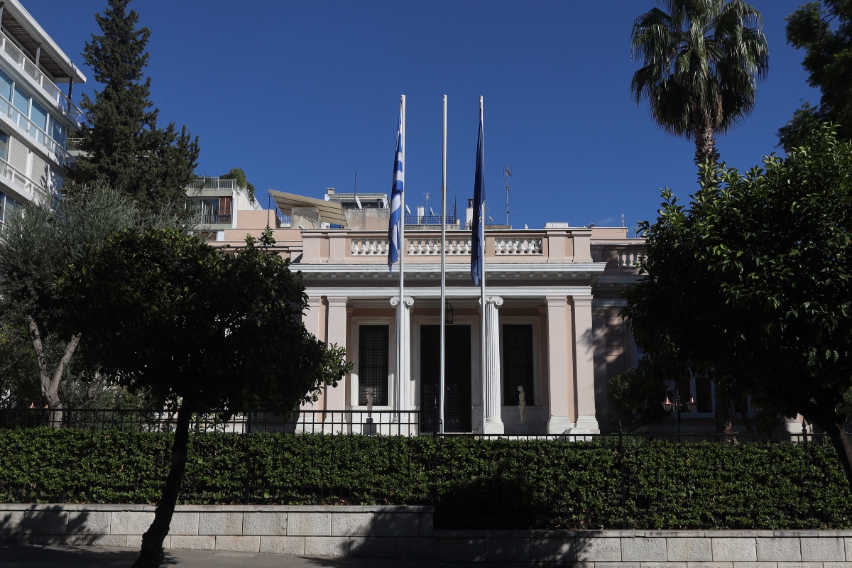 Συναγερμός για τις επιπτώσεις από δασμούς Τραμπ: Αύριο το Κυβερνητικό Συµβούλιο Οικονοµικής Πολιτικής