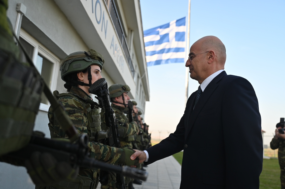 Στον Έβρο ο Δένδιας: Επισκέφθηκε επιτηρητικό φυλάκιο και παρακολούθησε τον Επιτάφιο στην Ορεστιάδα