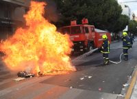 Πάσχα στο Νέο Κόσμο: Μολότοφ, εκρήξεις, επεισόδια και συλλήψεις Πάσχα στο Νέο Κόσμο: Μολότοφ, εκρήξεις, επεισόδια και συλλήψεις