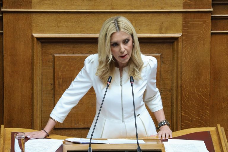 Ερώτηση στη Νίκη Κεραμέως κατέθεσαν 11 βουλευτές της ΝΔ με επικεφαλής την Αραμπατζή