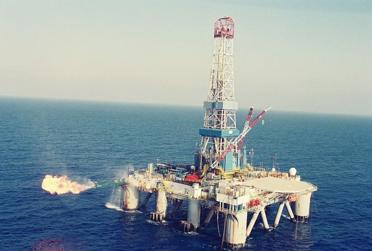 Γιατί οι χαμηλές τιμές πετρελαίου είναι απίθανο να περιορίσουν την παραγωγή στη Μέση Ανατολή